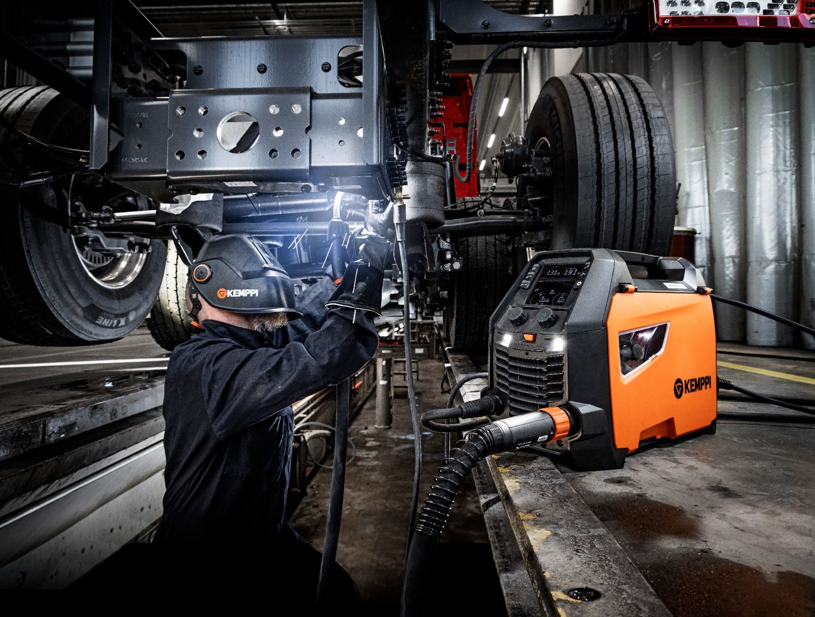 Aparat de sudura tip invertor MIG-MAG Kemppi Master M 205 cu